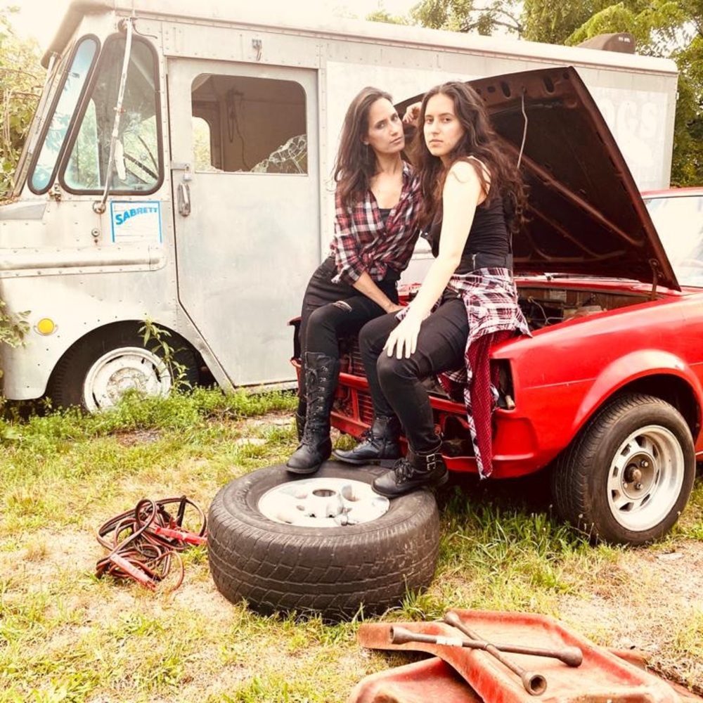 Meet your Posher, Miri and Shira!